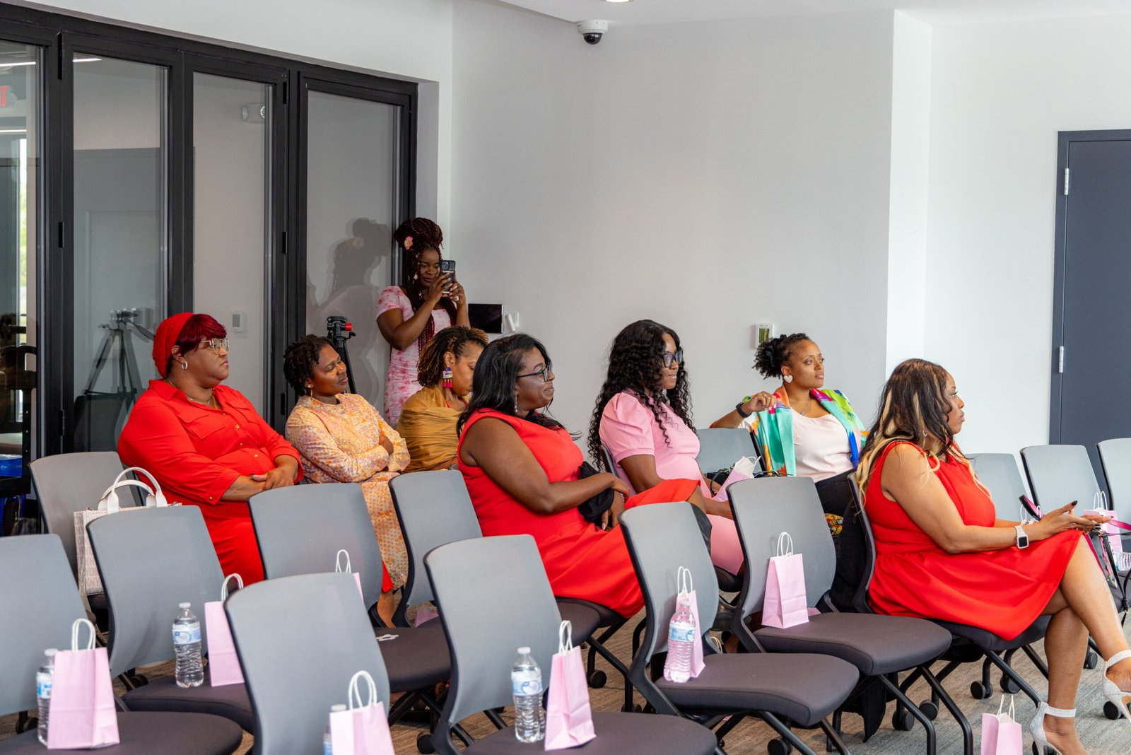 NOIRBYNOLAN-BELLESISTERS-81